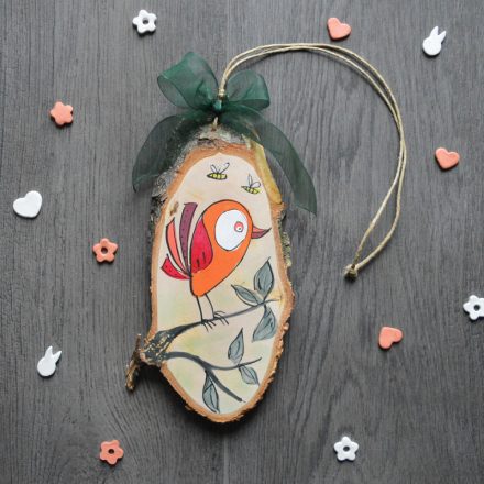 Kézzel festett nyírfa húsvéti dekoráció - madárka