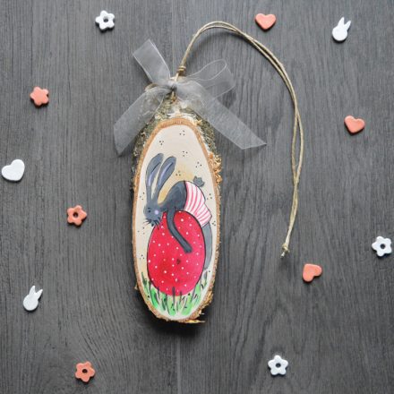 Kézzel festett nyírfa húsvéti dekoráció - nyuszi hímes tojással